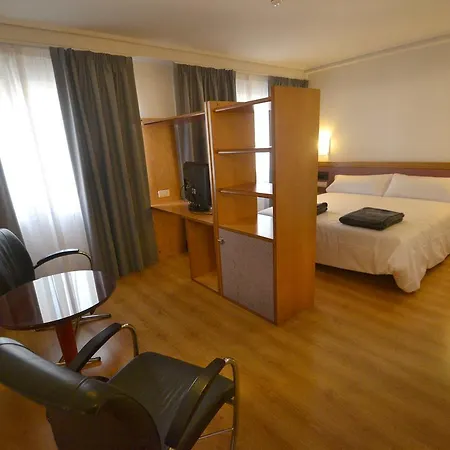 فندق Brujas De Irues 3*